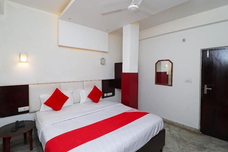 28240 Hotel D' Seasons image
