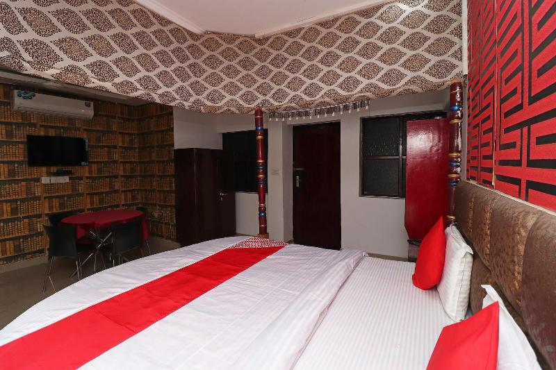 28240 Hotel D' Seasons image