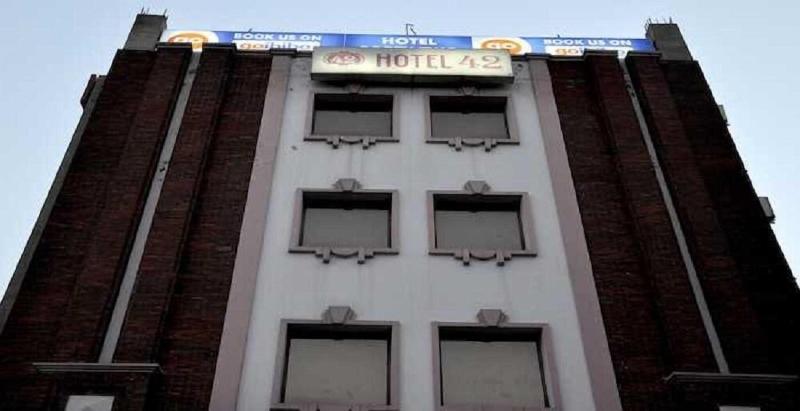 Capital O 15395 Hotel 42