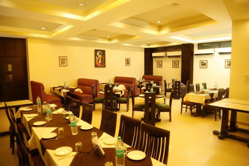 Capital O 15395 Hotel 42