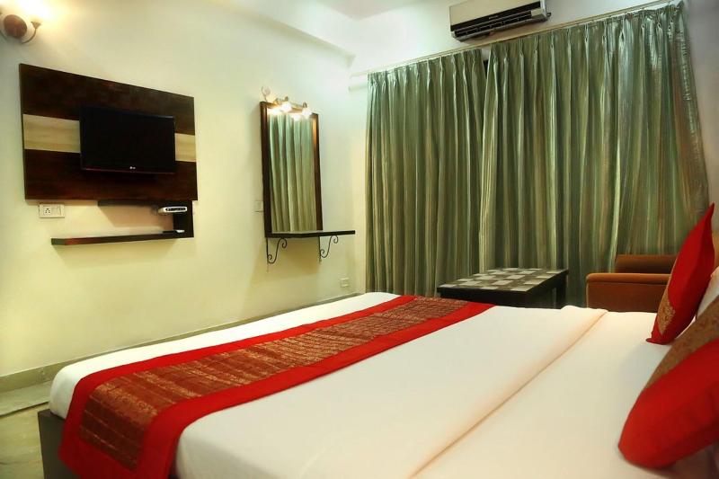 Capital O 15395 Hotel 42 4