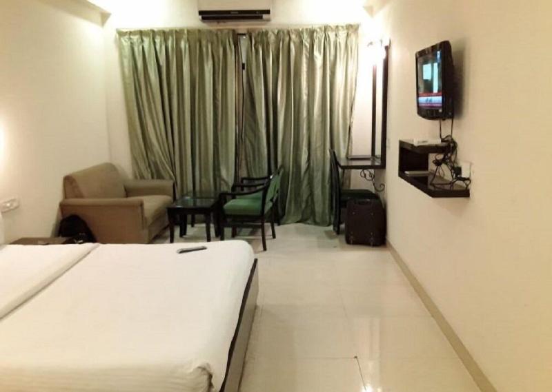 Capital O 15395 Hotel 42 5