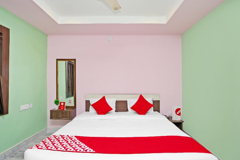 Capital O 14489 Hotel Aryan 3