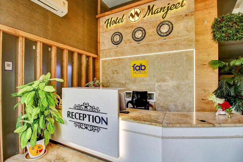 Capital O 47403 Hotel Manjeet image