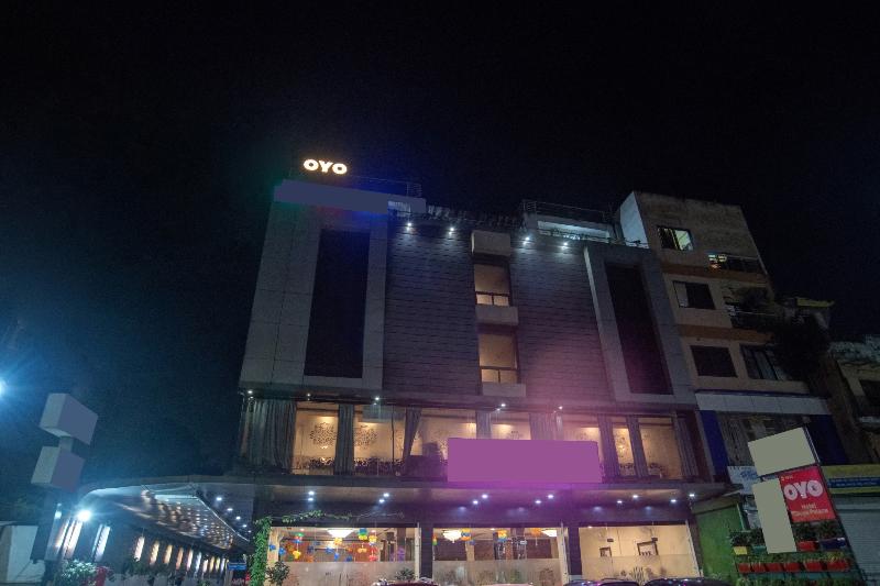 OYO Flagship 3892 Hotel Divya Palace