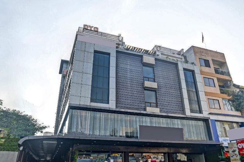 OYO Flagship 3892 Hotel Divya Palace