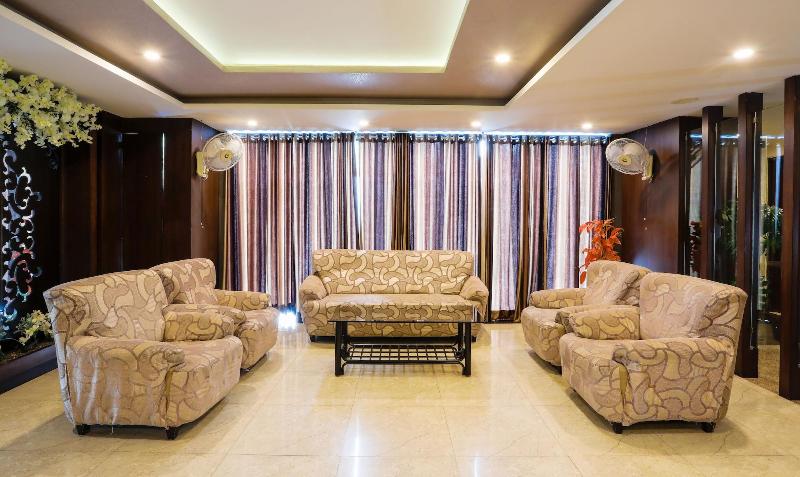 OYO Flagship 3892 Hotel Divya Palace
