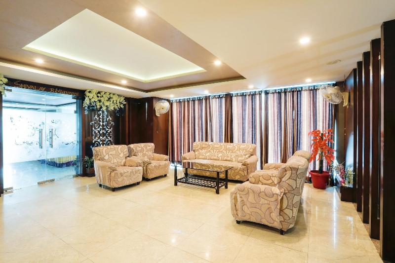 OYO Flagship 3892 Hotel Divya Palace