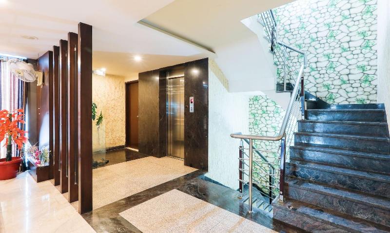 OYO Flagship 3892 Hotel Divya Palace