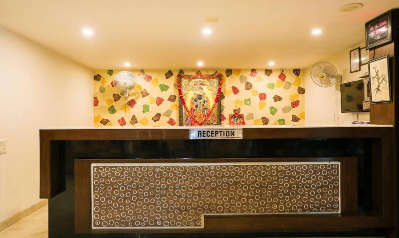 OYO Flagship 3892 Hotel Divya Palace