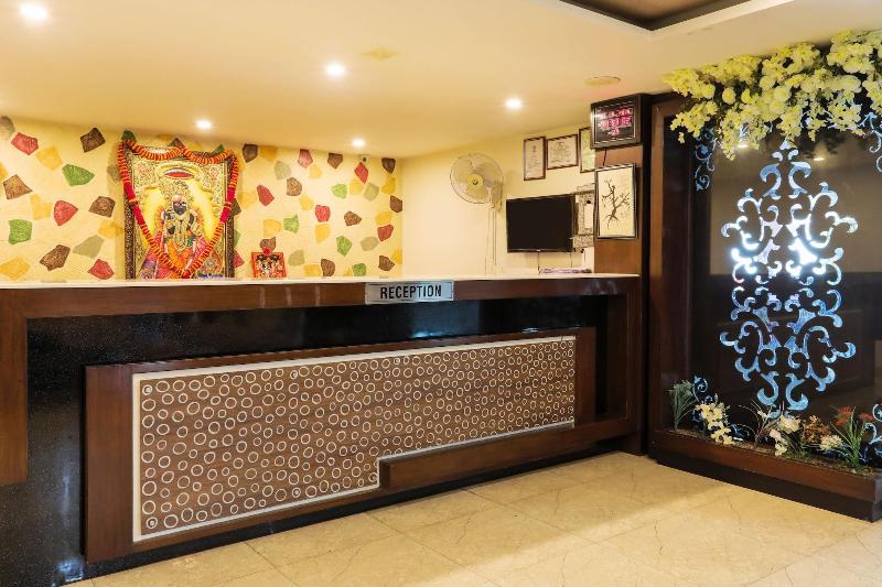 OYO Flagship 3892 Hotel Divya Palace