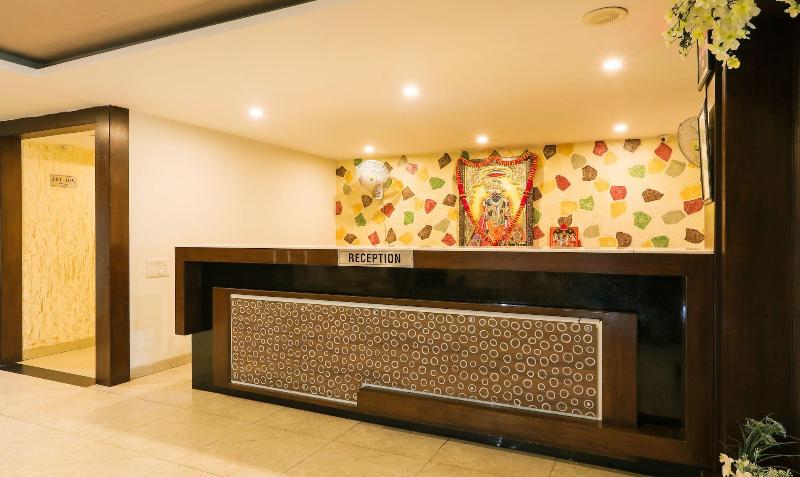 OYO Flagship 3892 Hotel Divya Palace