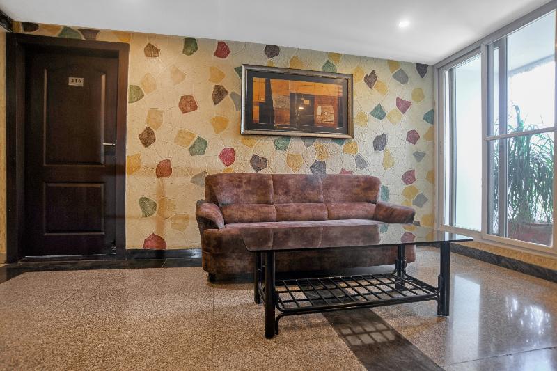 OYO Flagship 3892 Hotel Divya Palace