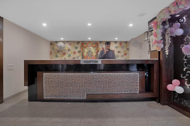 OYO Flagship 3892 Hotel Divya Palace