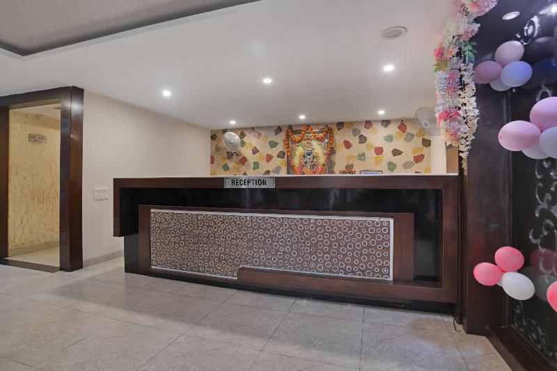 OYO Flagship 3892 Hotel Divya Palace