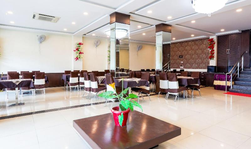 OYO Flagship 3892 Hotel Divya Palace