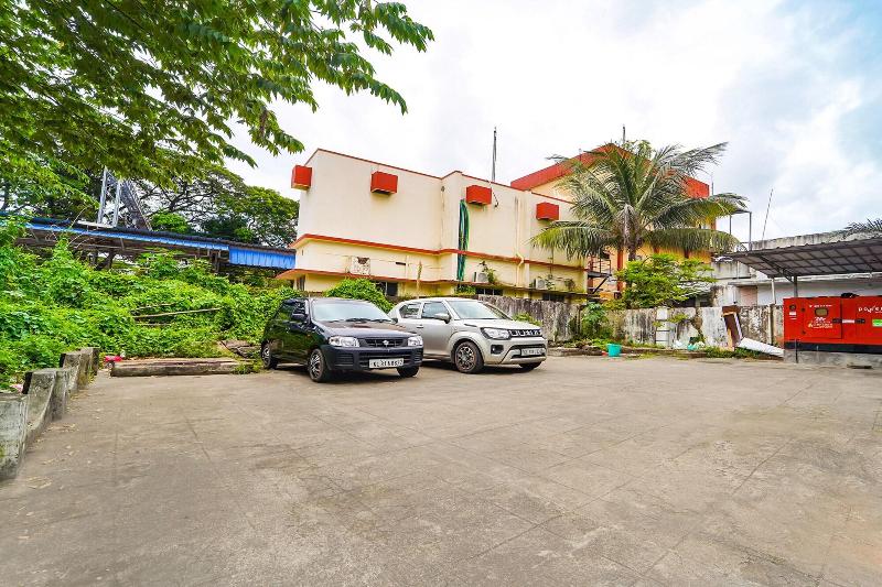 OYO 40141 Ascot Hotel image