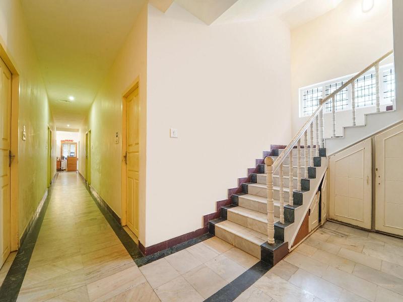 OYO 40141 Ascot Hotel image