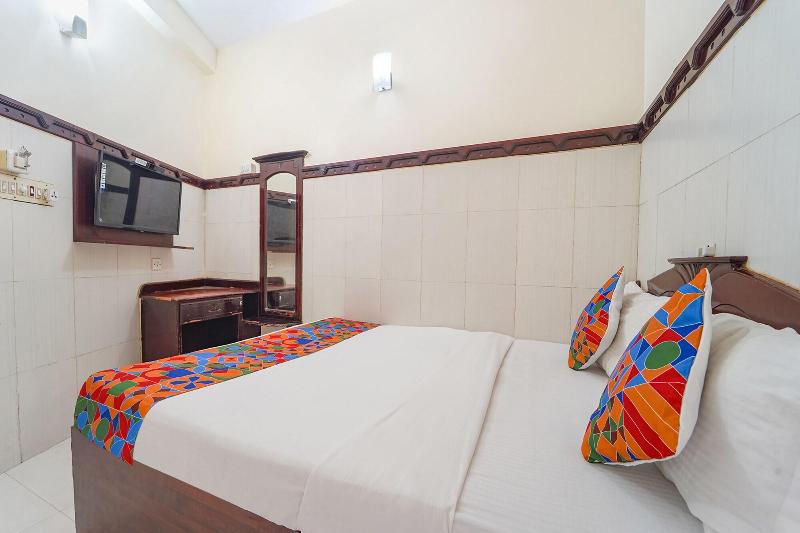 OYO 40141 Ascot Hotel image