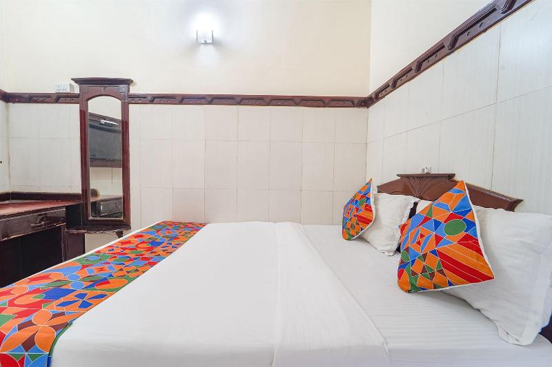 OYO 40141 Ascot Hotel image