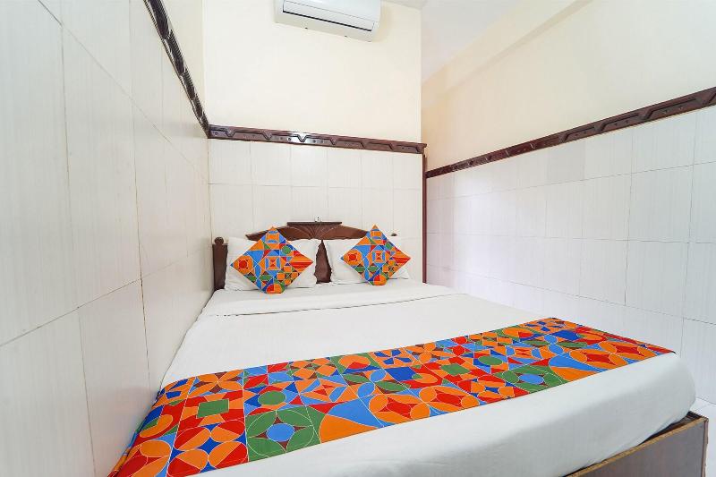 OYO 40141 Ascot Hotel image