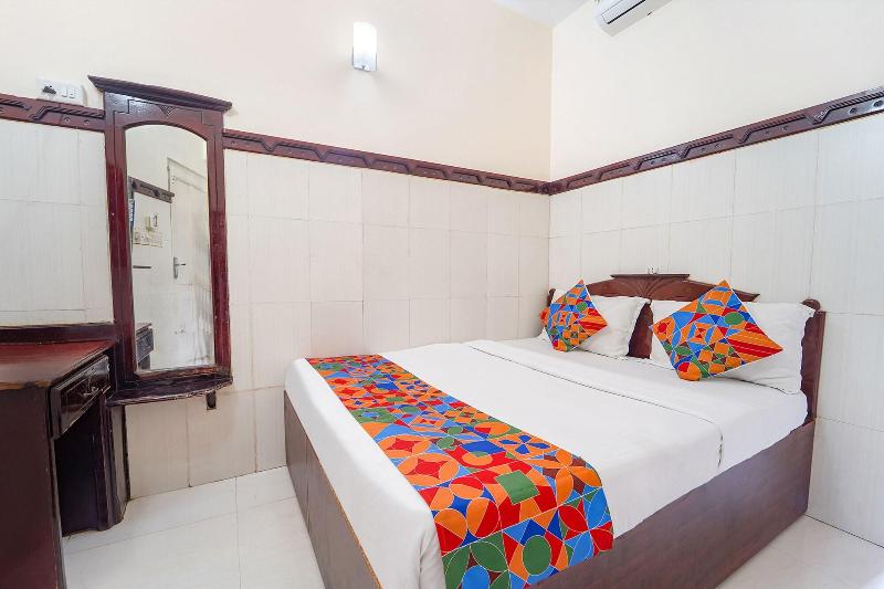 OYO 40141 Ascot Hotel image