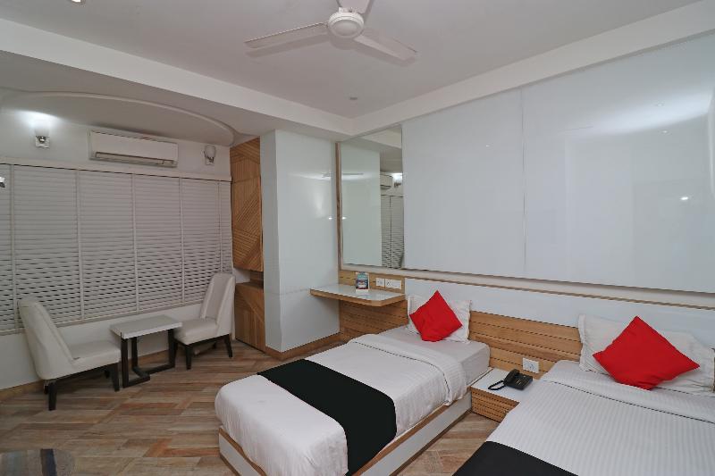 Capital O 7743 Hotel Hiland International image