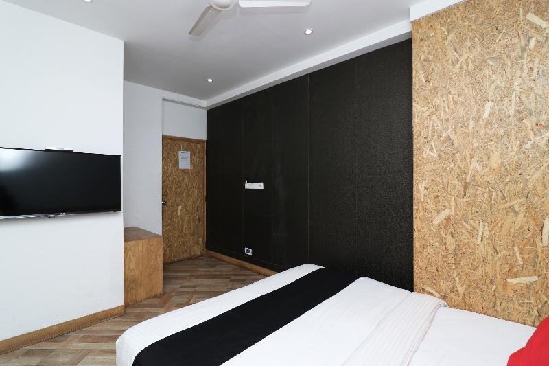 Capital O 7743 Hotel Hiland International image