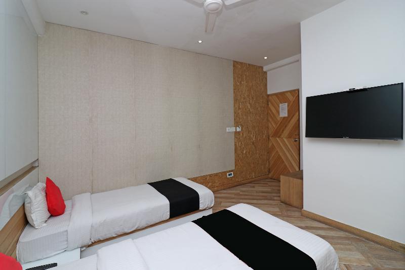 Capital O 7743 Hotel Hiland International image