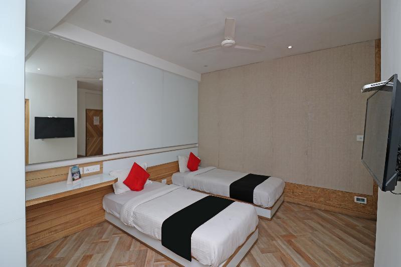 Capital O 7743 Hotel Hiland International image