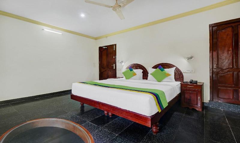 OYO 6031 The Waters Edge Beach Resort image
