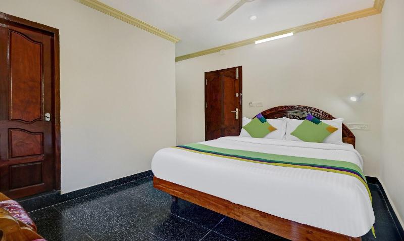 OYO 6031 The Waters Edge Beach Resort image
