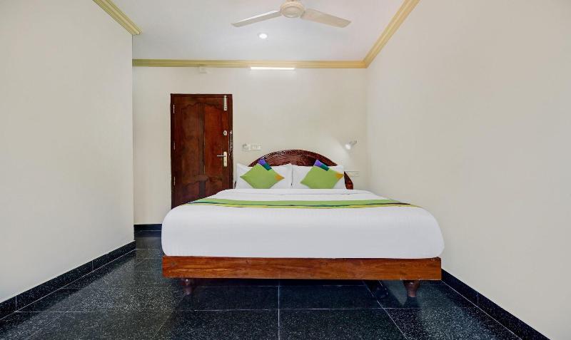 OYO 6031 The Waters Edge Beach Resort image