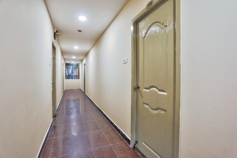 29878 Sri Abirami Inn image