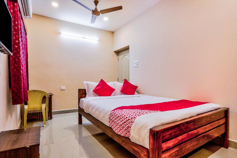 29878 Sri Abirami Inn image