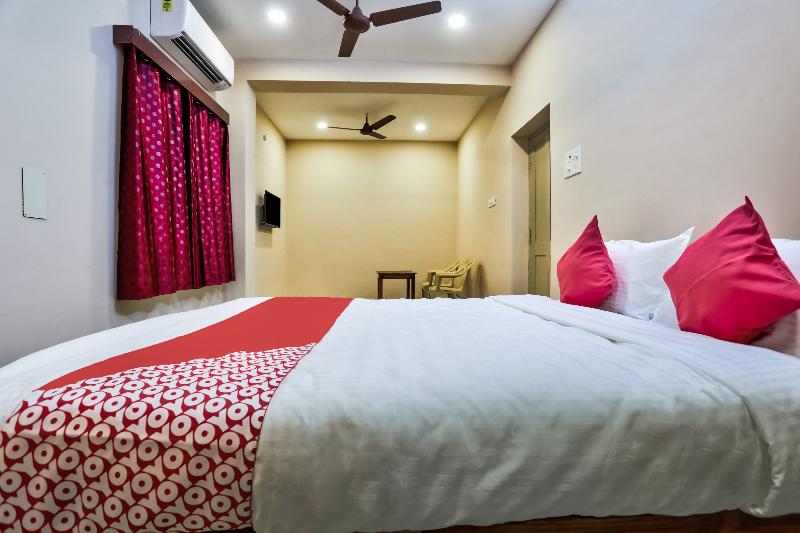 29878 Sri Abirami Inn image