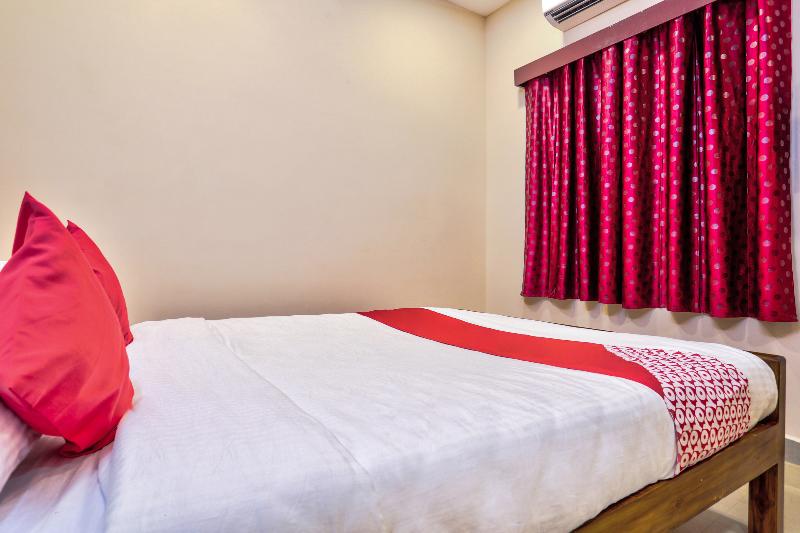 29878 Sri Abirami Inn image