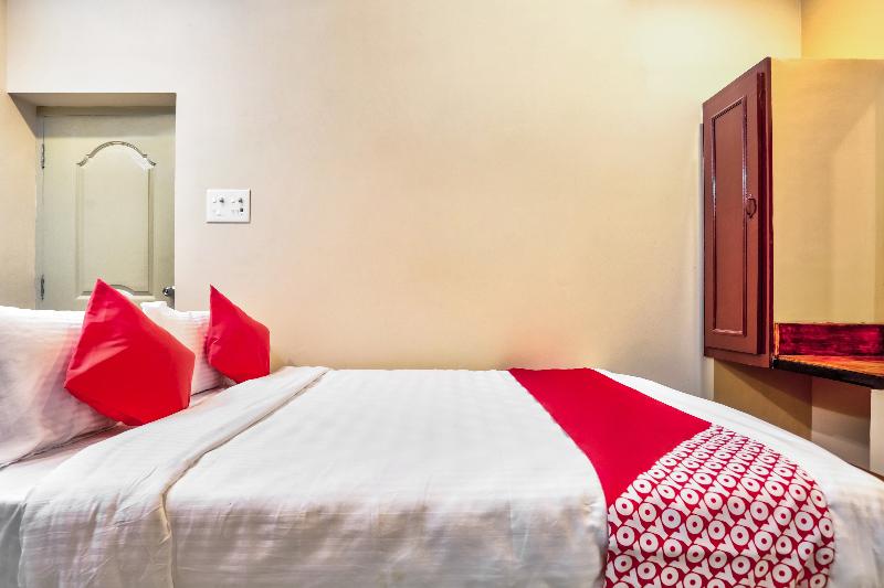 29878 Sri Abirami Inn image
