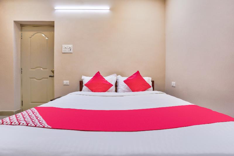 29878 Sri Abirami Inn image