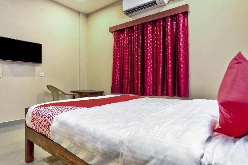 29878 Sri Abirami Inn image