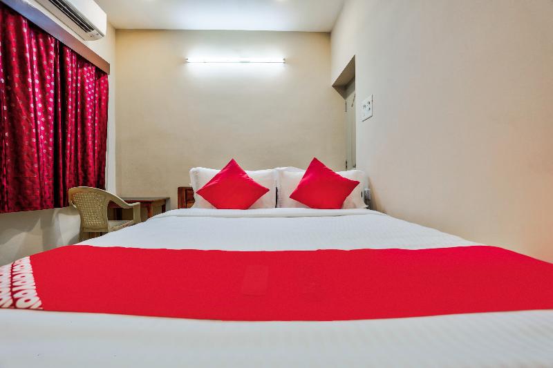 29878 Sri Abirami Inn image