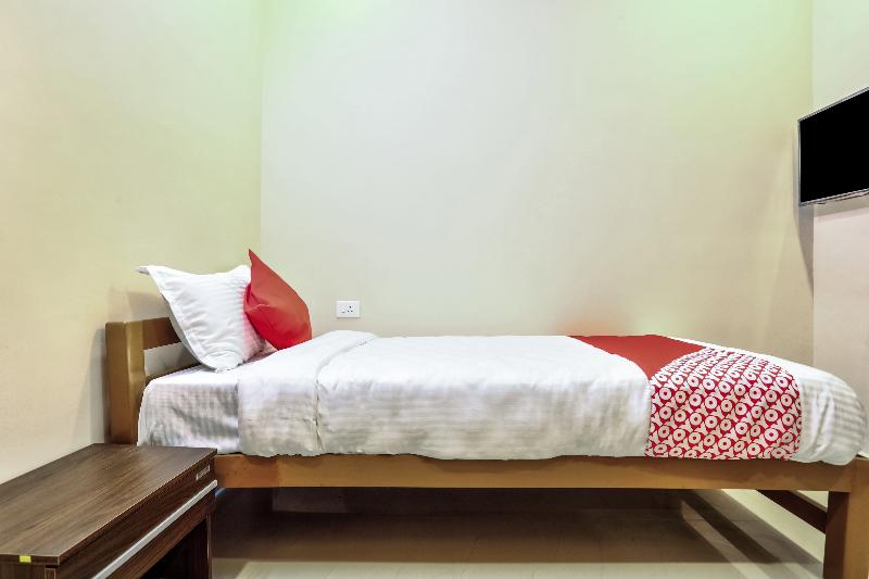 29878 Sri Abirami Inn image
