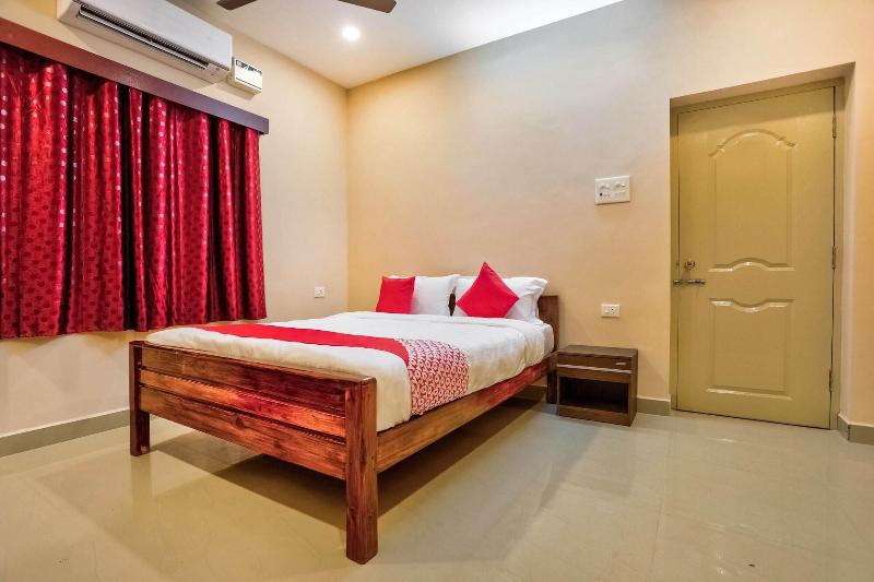 29878 Sri Abirami Inn image