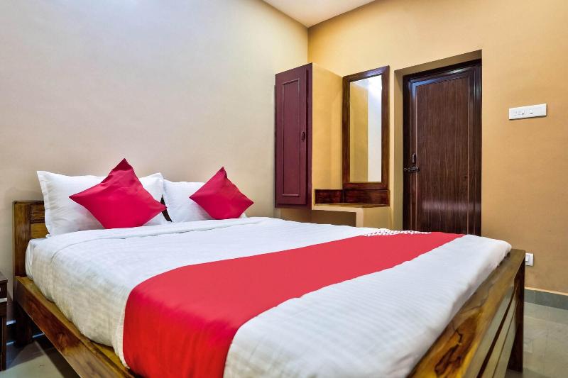29878 Sri Abirami Inn image