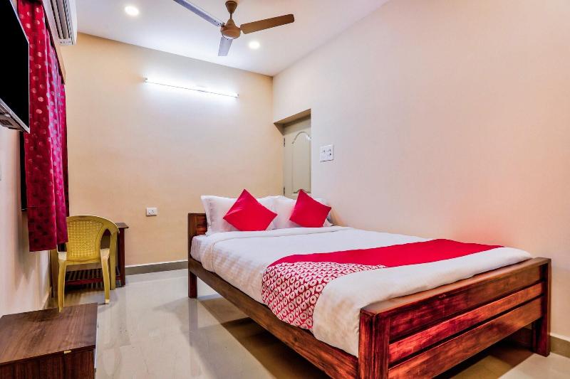 29878 Sri Abirami Inn image