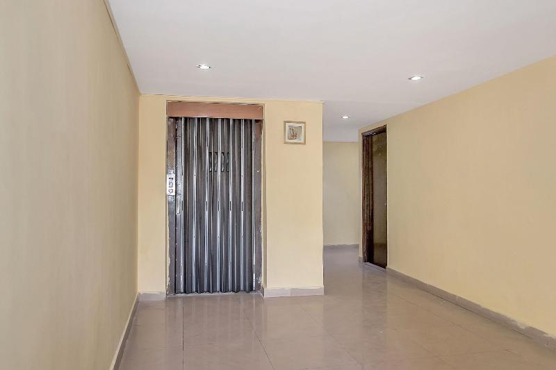 10685 Hotel Centre Point image