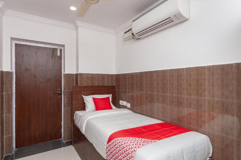 Capital O 27775 Hotel Srinivasa Residency image