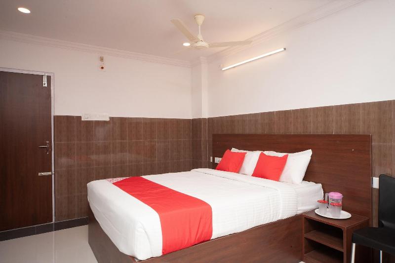 Capital O 27775 Hotel Srinivasa Residency image