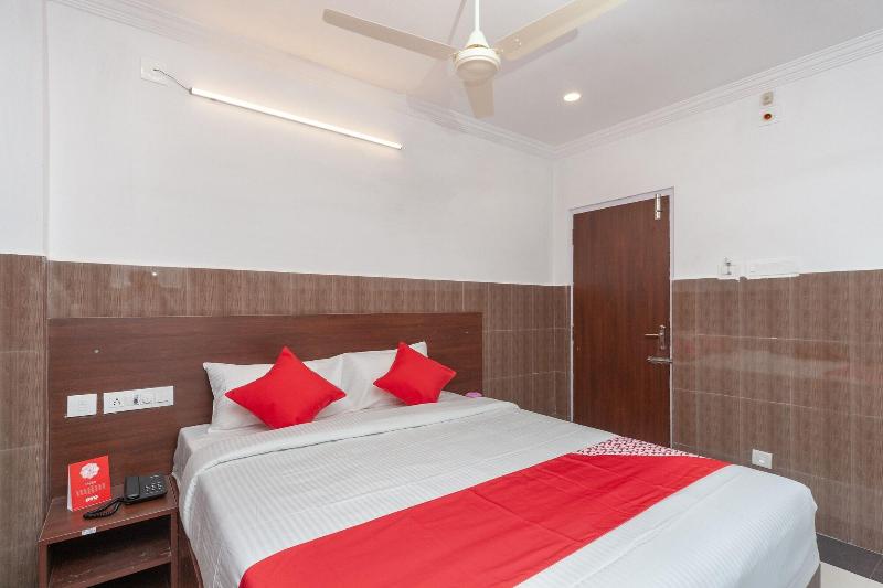 Capital O 27775 Hotel Srinivasa Residency image