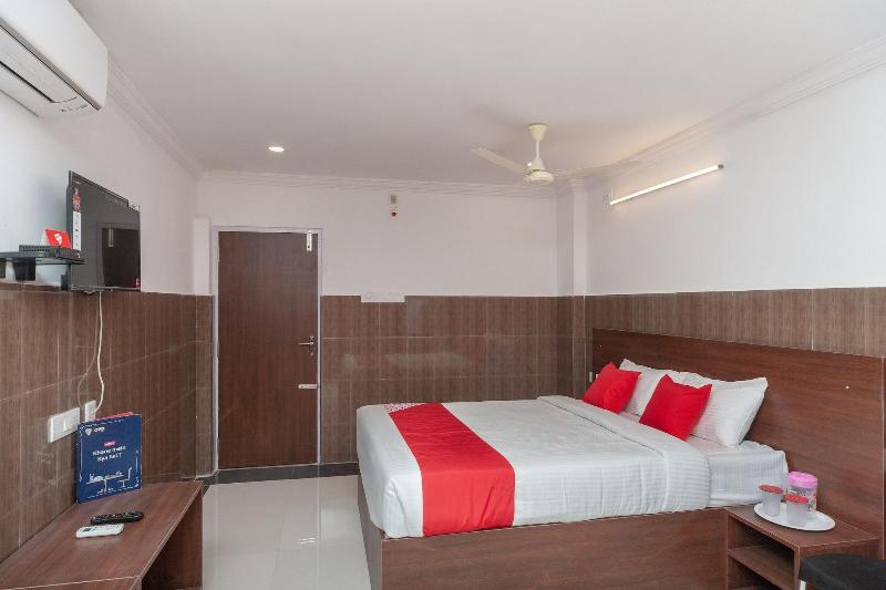 Capital O 27775 Hotel Srinivasa Residency image